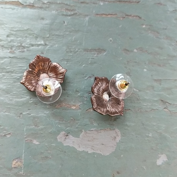 BROOCH & EARRINGS SET! - Picture 8 of 10